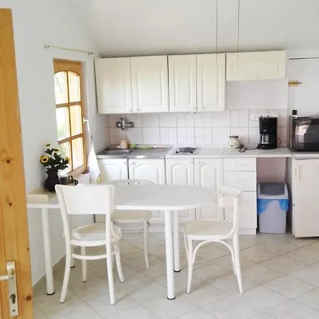 Erdei Hazak בית הארחה 3*