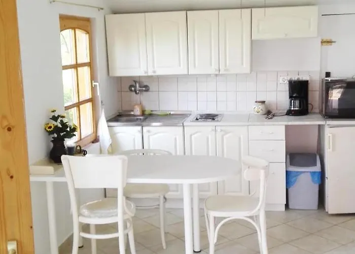 Erdei Hazak Πανσιόν 3*